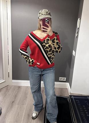Светр жіночий guess теплий червоний з леопардовим принтом