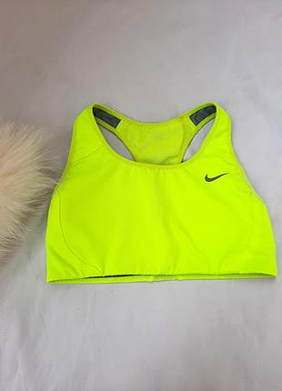 Салатовий спортивний топ nike розмір xs