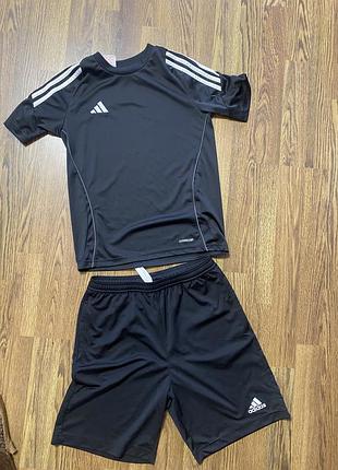 Костюм adidas для хлопчика 10-12 років