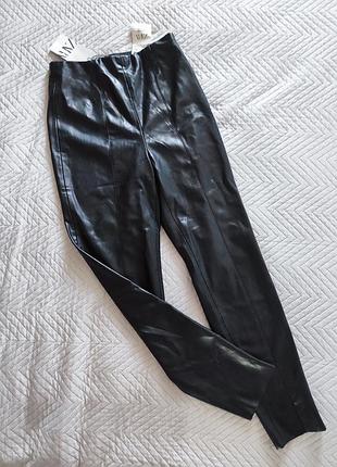 Фирменные кожаные штаны утеплённые zara р.м/l