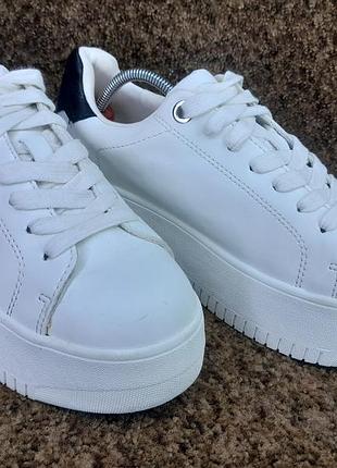 Женские кроссовки на толстой подошве steve madden 38 размер.