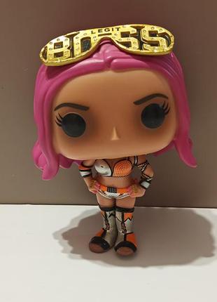 Коллекционная виниловая фигурка funko pop! wwe: sasha banks (legit boss) № 42 (выпущена в 2017 году и на данный момент является архивной / vaulted).