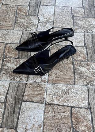 Жіночі туфлі мюлі zara чорні на підборах