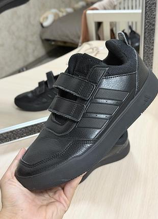 Кросівки adidas на липучках чорні