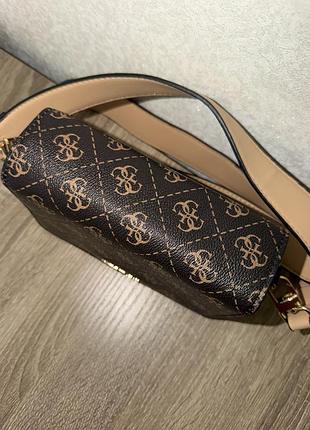 Сумка для жінок guess коричнева 4