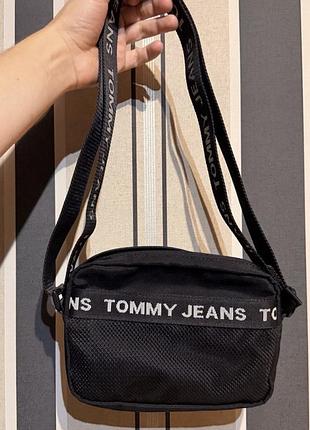 Сумка tommy jeans месенджер чорна
