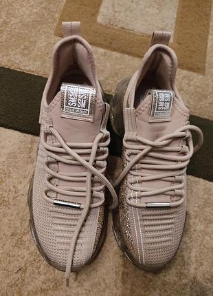 Жіночі кросівки steve madden бежеві