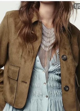 Zara укорочена замшева куртка з накладними кишенями, коричнева, m