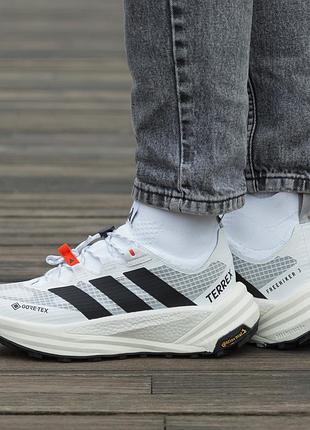 Adidas terrex gore-tex white 4