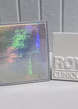 Clinique: дзеркало для макіяжу в квадратному срібному голографічному чохлі🧚🏻‍♀️