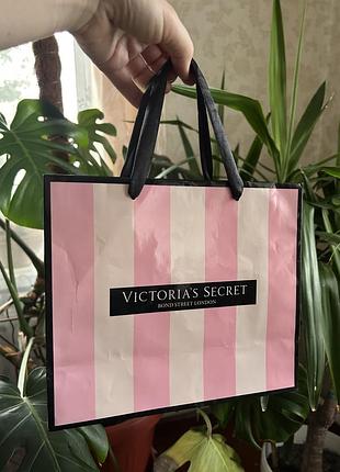 Подарунковий пакет victoria's secret у смужку