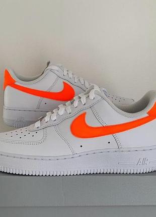 Кросівки жіночі nike шкіряні білі з помаранчевим, розмір 36