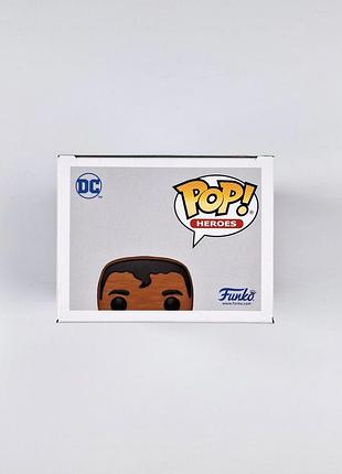Funko pop 443. super heroes. gingerbread superman 5