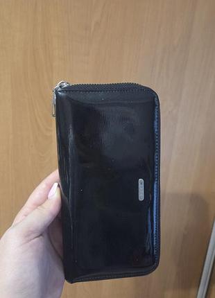 Черный лакированный кошелек kafa с rfid защитой
