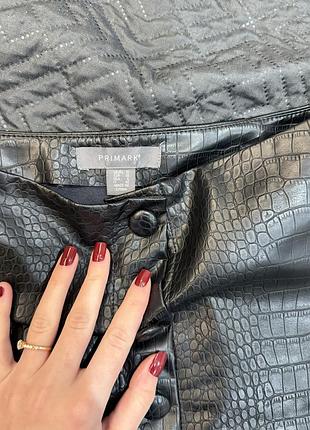 Спідниця primark чорна зі штучної шкіри з тисненням під рептилію