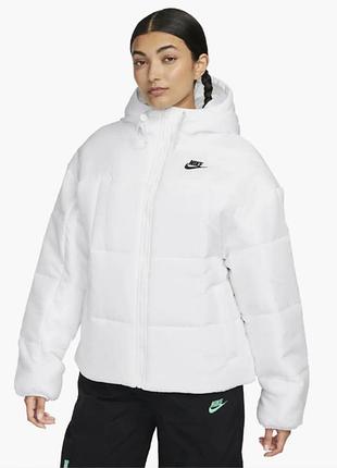 Куртка жіноча nike оригінал біла
