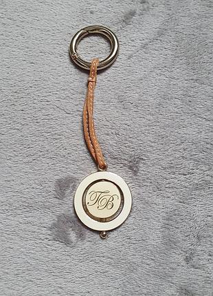 Классный брелок ted baker