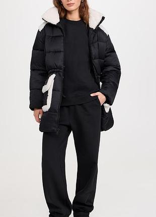 Жіноча зимова куртка ugg amal plushseam puffer coat чорна з овчиною пуфер пуховик
