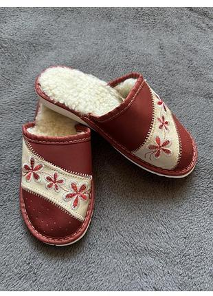 Женские тапочки
