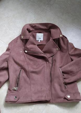 Жіноча куртка косуха river island рожева замшева