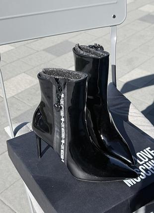 Ботинки love moschino ботильйони нові оригінал лакові