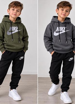 Теплий спортивний костюм розмір 110