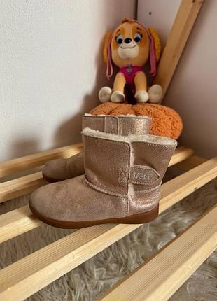 Оригінальні ugg розмір- 27.5(17см) стан-є сліди носіння по блискітках