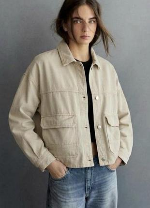 Куртка джинсова вкорочена   pull& bear бежева  оверсайз р.m-l