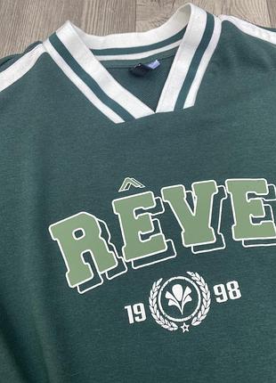 Укорочений світшот з написом reve 9