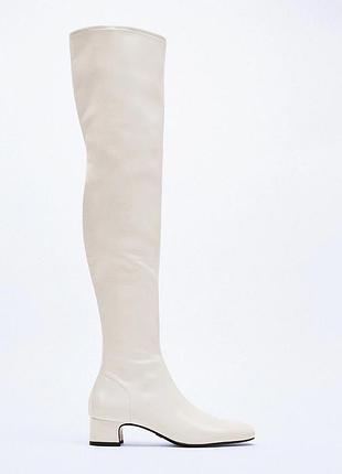 Эффектные лаковые сапоги zara 3