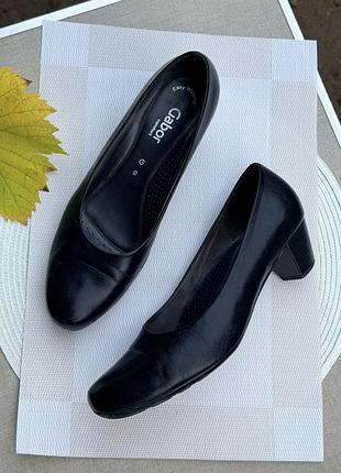 Ідеальні шкіряні туфлі човники на маленьких підборах gabor comfort 42