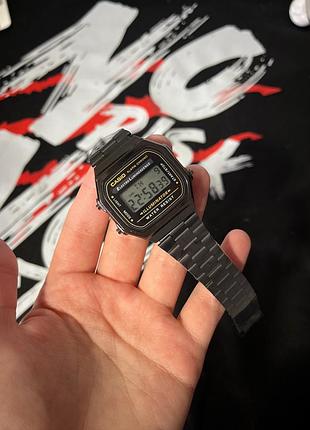 Чоловічий годинник casio a168 black — повністю чорний, цифровий, чорний циферблат, металевий браслет