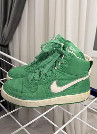 Кросівки nike зелені
