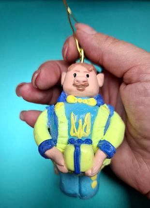 Український подарунок. статуетка козак з подарунком, хендмейд
