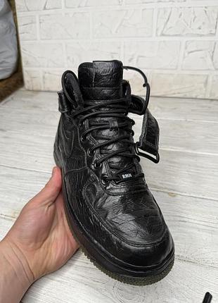Крутые черные кроссовки nike air force 2