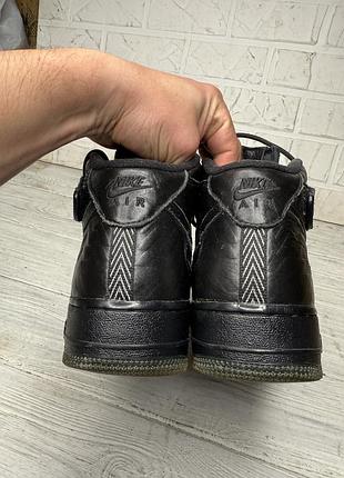Крутые черные кроссовки nike air force 6