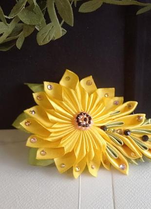 Елегантна шпилька ручної роботи у вигляді квітки 🌼 жовта.
 ціна показана за 1 шт.