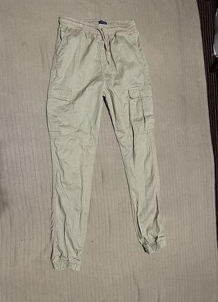 Стильные  спортивные х/б брюки джоггеры  песочного цвета boohooman   cargo trousers англия m