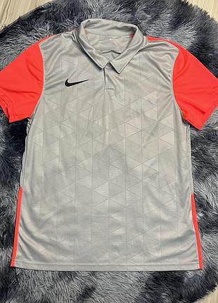 Футболка бренду nike , оригінал, розмір l
