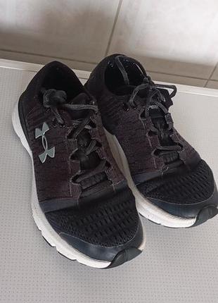 Under armour кросівки