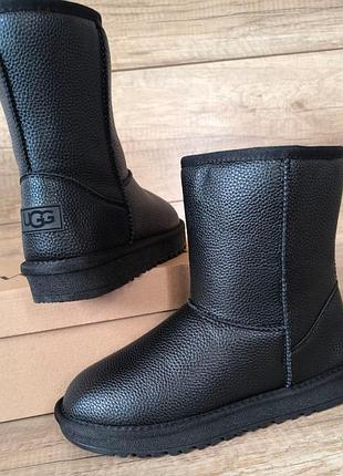 Уггі жіночі ugg чорні шкіряні зимові