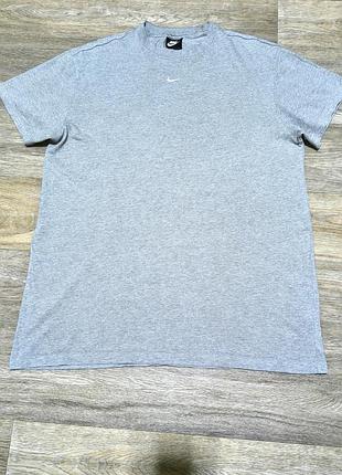 Мужская серая футболка nike , размер l-xl , 100% хлопок , камбоджа .
