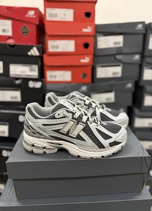 Кросівки унісекс повсякденні new balance 1906r у сіро-сріблястому кольорі u1906rcl спортивні оригінал ню беленс