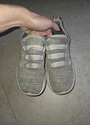 Кросівки adidas сірі 35 розмір