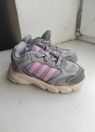 Кросівки adidas 22 розмір