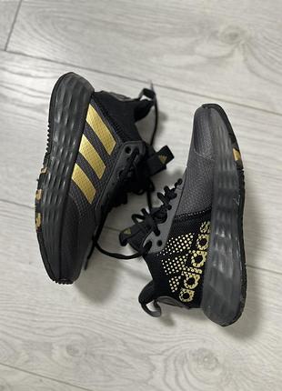 Кросівки для підлітків adidas чорні з сірим із золотистим, розмір 31, довжина устілки 18.5-19 см