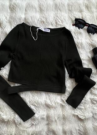 🐊жіночий кроп-топ bershka в рубчик з зав'язкою, темно зеленого кольору 🐊