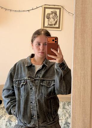 Джинсова куртка levi's сіра 4