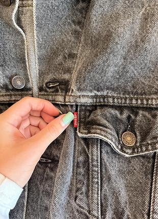 Джинсова куртка levi's сіра 2