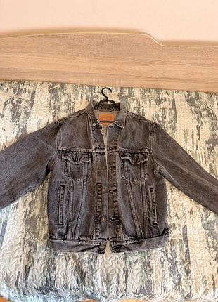 Джинсова куртка levi's сіра